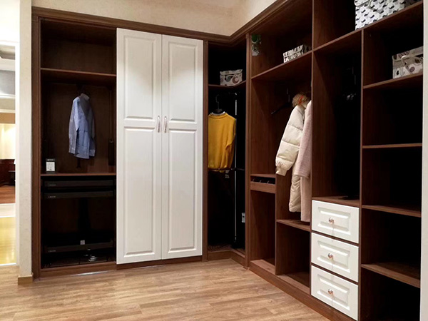 使用香來珥生態(tài)板做衣柜怎么樣？